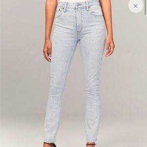 Abercrombie & Fitch High Rise Curve Love Skinny Jean